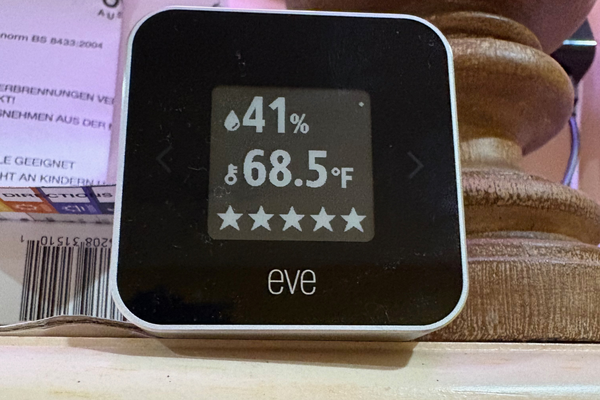 Eve Room showing 68.5 degrees F and 41% humidity